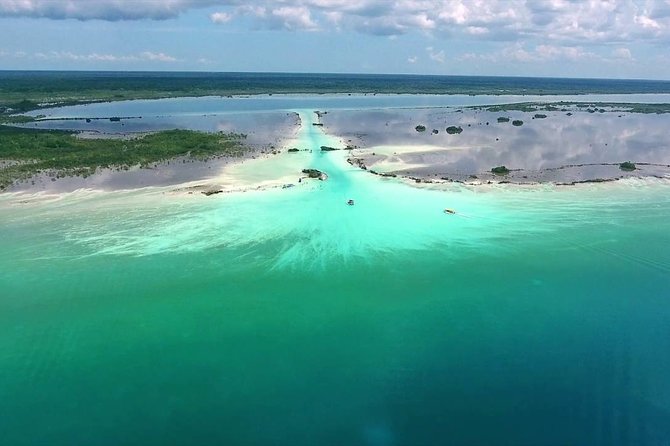 1 Day Tour to Bacalar, Cenotes and 7 color Lagoon with lunch from Cancun - Getting there in comfort: pickup timing and group-size reality