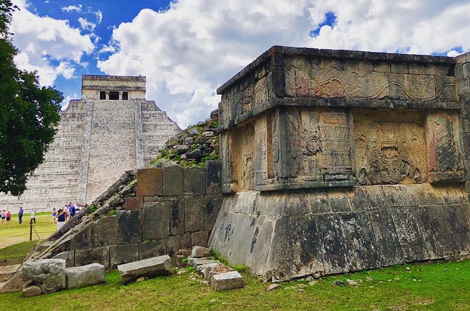 2-Day Trip of Main Yucatan Attraction Including Uxmal and Izamal - Izamal: Short Colonial Stop With Good Picture-Window Energy