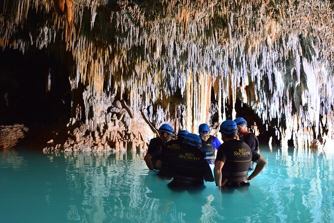 A secret river adventures tour. Explore the nature wonders of the Riviera Maya - Guides and photographers: the human difference