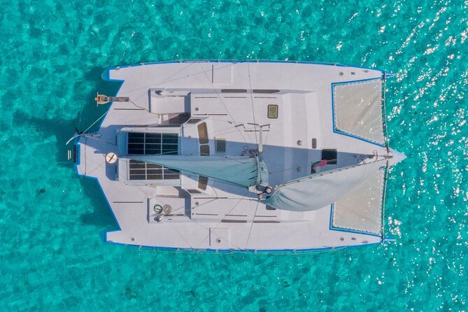 Amazing Catamaran to Isla Mujeres for the best price - Spinnaker flying: the adrenaline moment (with learning built in)