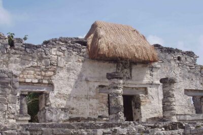 Amazing tour to Tulum, Coba, Cenote & Playa del Carmen - Stop 1: Tulum archaeological site with a sea-view guide