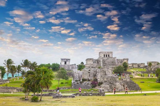 Amazing tour to Tulum, Coba, Cenote & Playa del Carmen - Stop 4: Quinta Avenida in Playa del Carmen for shopping time