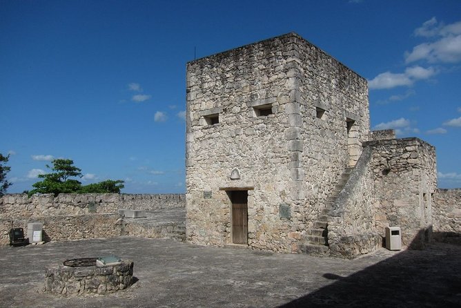 Bacalar Tour From Cancun & Playa del Carmen - Fort San Felipe: pirates, panoramas, and a downtown stroll