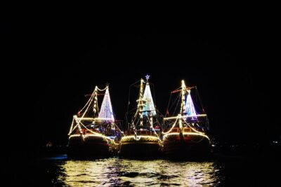 Be amazed with PIRATE SHOW in Cancun, includes Dinner & Open Bar - Check-In and Boarding at Captain Hook: Timing You Can’t Ignore