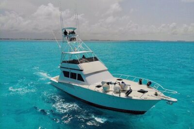 Biggest Luxury Yacht Boat Best in Cancun up to 28 pax - Snorkeling with included gear: what you should expect