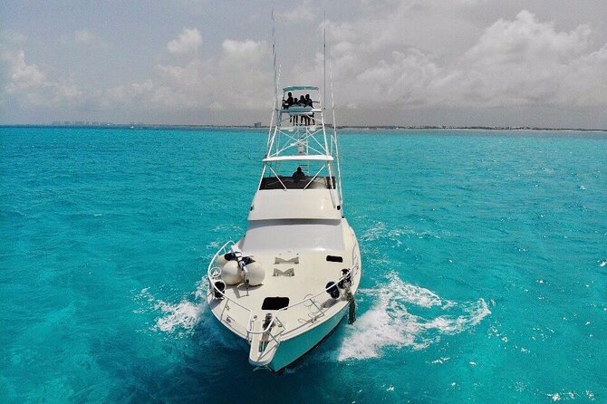 Biggest Luxury Yacht Boat Best in Cancun up to 28 pax - Where you meet and how the experience starts