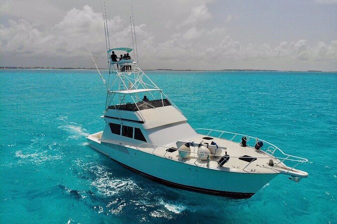 Biggest Luxury Yacht Boat Best in Cancun up to 28 pax - Snorkeling with included gear: what you should expect