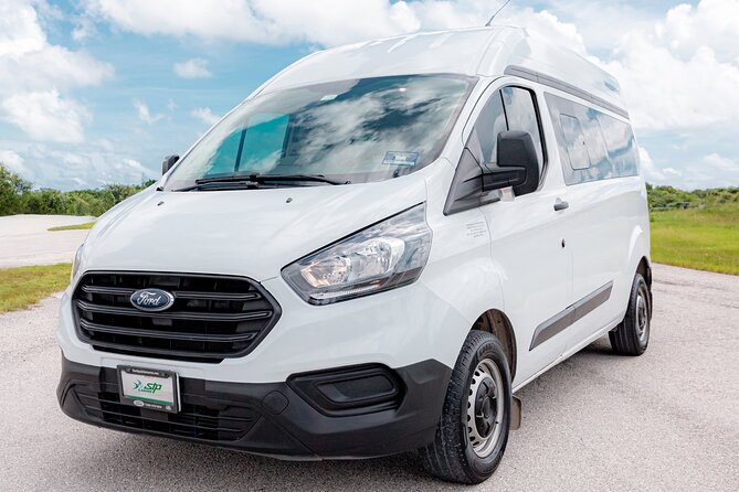 Black Luxury Van from hotels to Cancun Airport - Private Black Van to the Airport: What the 30 Minutes Feels Like