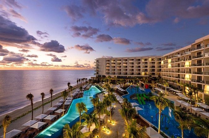 Cancun Airport and Hilton Cancun Mar Caribe Private Shuttle - The Ride to Hilton Cancun: Short, Direct, and Low-Stress