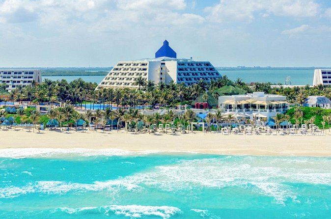 Cancun Airport and The Pyramid at Grand Oasis Private Shuttle - The ride itself: air-conditioning, direct transfer, and driver coordination
