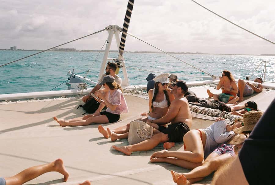 Cancún: Catamaran Tour to Isla Mujeres with Open Bar & Lunch - Snorkeling at El Meco Reef (and what to know about underwater art)