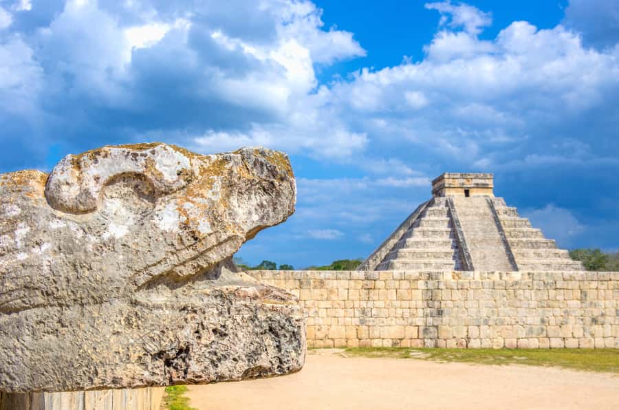 Cancun: Exclusive sunrise at Chichen Itza, expert tour guide - Inside the ruins: El Castillo, the Ball Court, and the Temple of the Warriors
