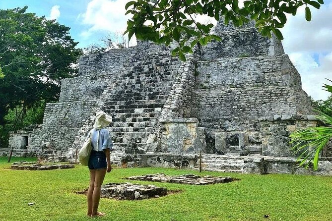 Cancun Guided Sightseeing El Meco Site, Letters and Shopping - Getting to El Meco from Cancún: the air-conditioned sanity saver