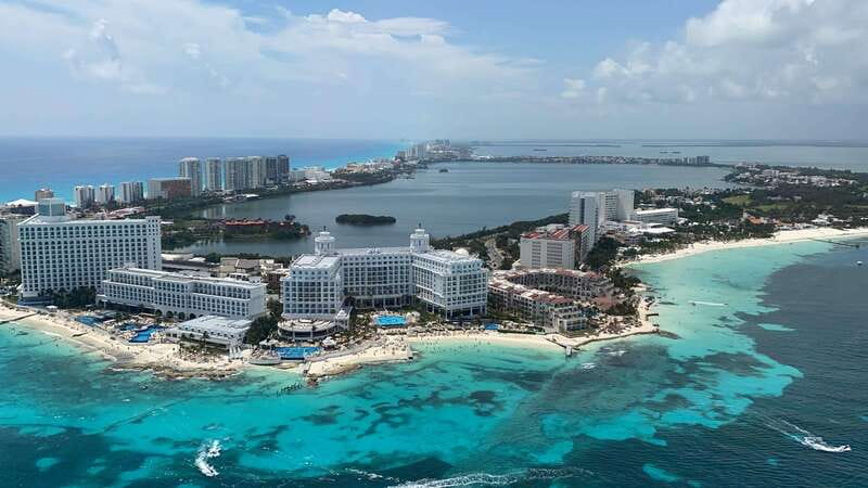 Cancun Hotel Zone: Panoramic Flight - Getting There: Fast Transfers and Simple Coordination