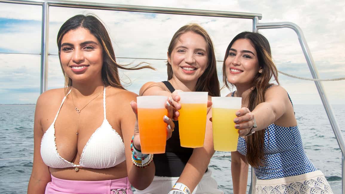 Cancun: Isla Mujeres Catamaran with buffet lunch & open bar - MUSA Underwater Museum snorkeling: the highlight you should prep for