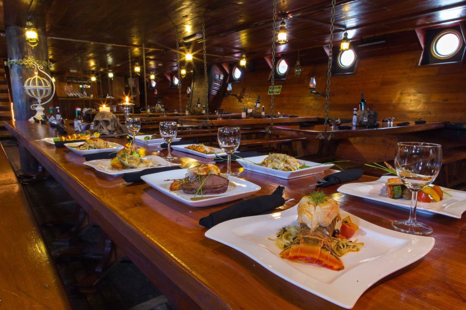 Cancún: Jolly Roger Pirate Dinner Cruise 2025 - Dinner, Premium Open Bar, and Live Music Before the Show