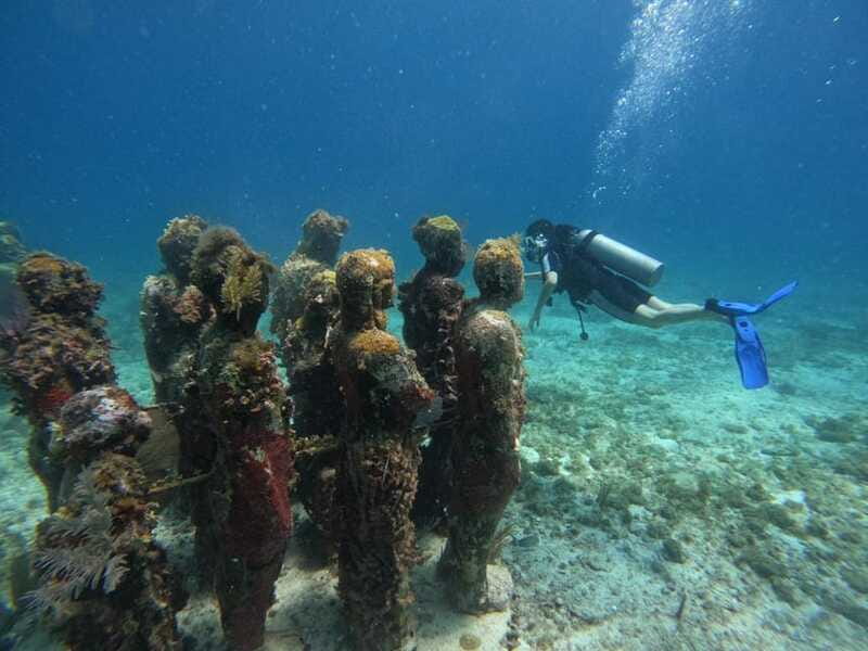 Cancun: Musa Underwater Museum & Reef Discover Scuba Diving - The boat ride and the practical reality of 33 feet (10 meters)