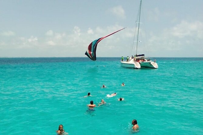 Cancun Sailing Catamaran Islas Mujeres With Luxury Beach Club - 1.5 hours on Isla Mujeres center: how to enjoy it without rushing