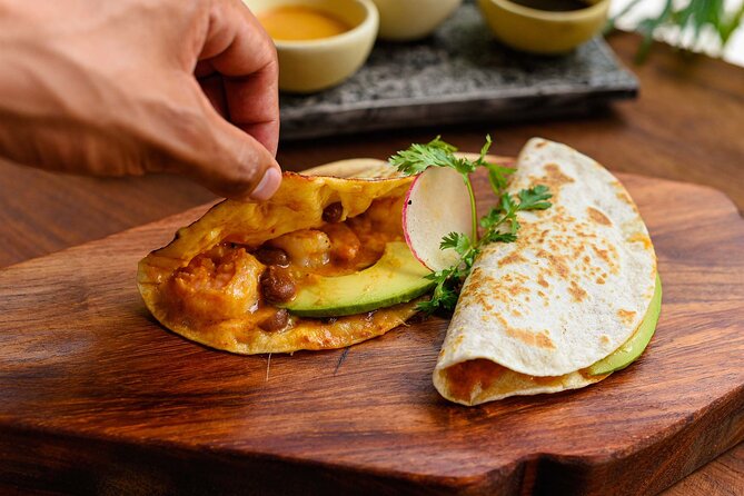 Cancun Seafood Lovers Tour - The guide makes it: Oscar, Michelle, and the culture-questions factor