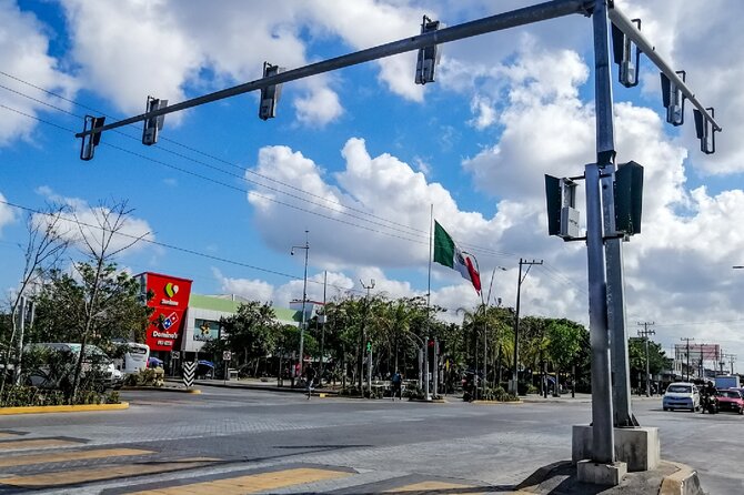 Cancun Shopping Private Guided Tour & City Sightseeing - La Isla Shopping Village: big brands, open spaces, and easy walking