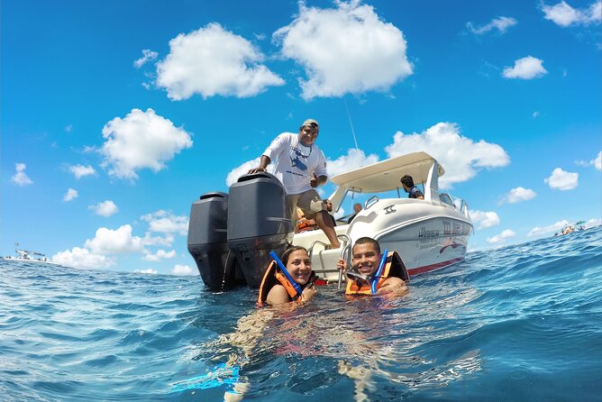 Cancun Whale Shark Experience with Snorkel & Transportation - Guide and Captain Energy: When the Crew Makes the Difference
