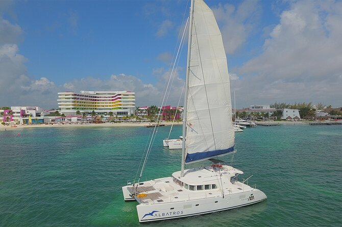 Catamaran Albatros Platinum & Beach club & Open bar & Isla Mujeres - Sailing out of Cancún: coffee, mimosas, and open-bar reality
