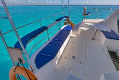 Catamaran Cancun to Isla mujeres Lunch OpenBar and Snorkeling - MUSA (Museo Subacuatico de Arte) at the Chaacmol Reef: the Short But Memorable Stop