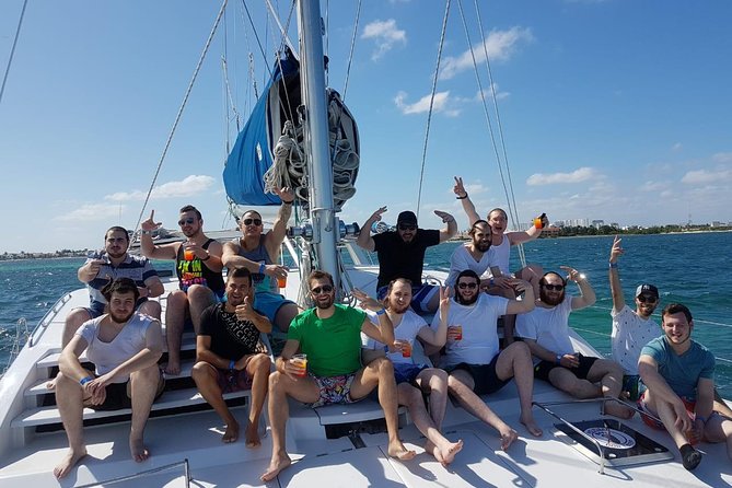 Catamaran Sailing Experience & Snorkeling Tour to Isla Mujeres - Stop 1: Museo Subacuatico de Arte and the El Meco reef snorkeling at Women’s Bay