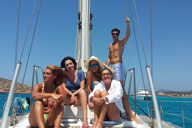 Catamaran Sailing & Snorkeling Experience Isla Mujeres from Playa Del Carmen - Crowd Levels: What “Up to 50” Means in Practice