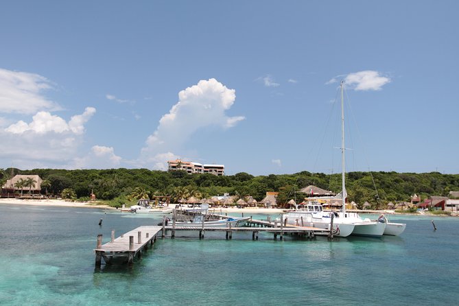 Catamaran to Isla Mujeres - Service quality: when the guide energy matches the vibe