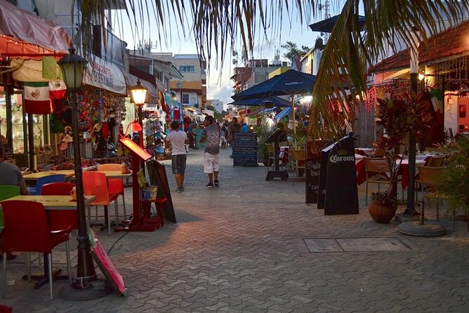 Catamaran to Isla Mujeres: Snorkel MUSA, Playa Norte & Buffet - Isla Mujeres for one hour: the art of doing less
