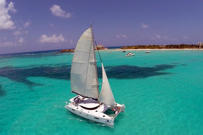 Catamaran Tour to Isla Mujeres, Open bar, Lunch, Snorkeling, Beach Club Included - Isla Mujeres free time: murals, monuments, and a pick-your-own-adventure island
