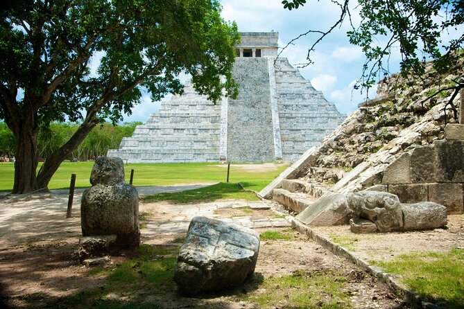Chichen Itza and Cenote Tsukán with Lunch - Group size and pacing: small group, strict timing