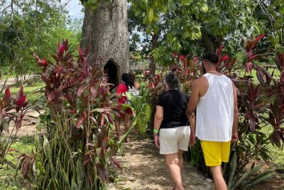 Chichen Itza and Mayan Traditions - Walking the Site With Your Guide (And Why That’s Valuable)