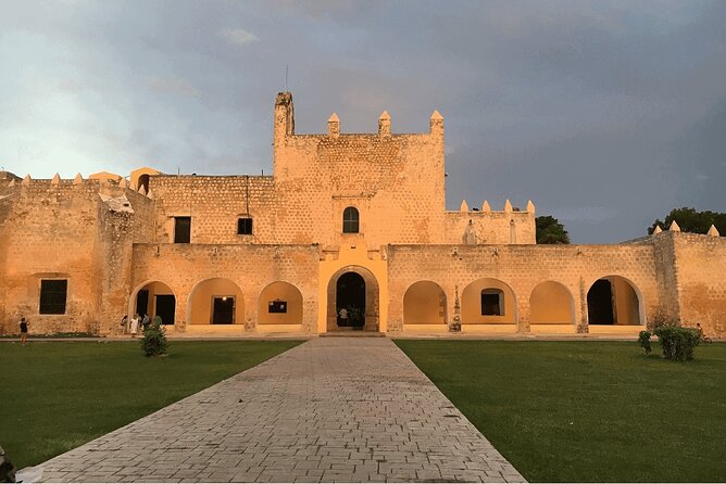 Chichen Itza + Cenote Suytun & Cenote Ik Kil + Valladolid - Valladolid on a Timer: Church, Park, and Quick Handicraft Stops