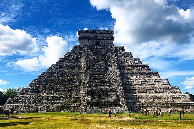 Chichen Itza Classic Tour - Lunch and extras: Included, but quality can be hit-or-miss