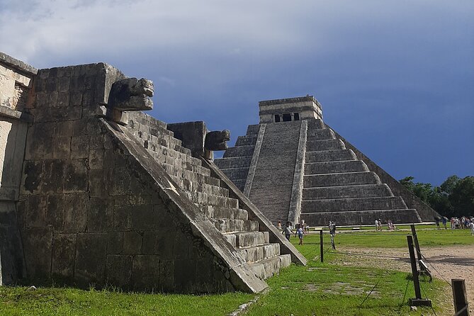 Chichen Itza Deluxe And Ancestral Cenotes Suytun and Ik-kil - Chichén Itzá With a Guided Hour and Real Photo Time