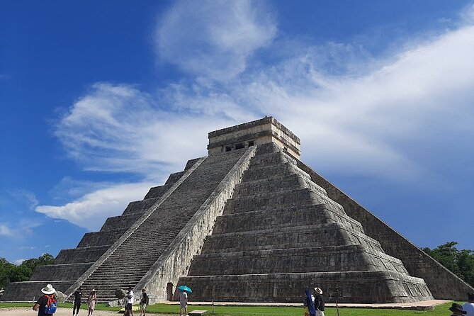 Chichen Itza Deluxe And Ancestral Cenotes Suytun and Ik-kil - Comfort, Group Size, and the English-Language Setup