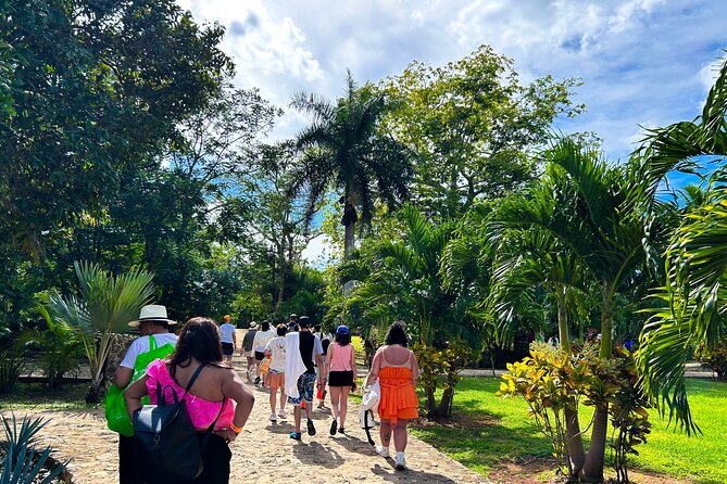 Chichen Itza Early Access Private Tour with Buffet Lunch - Real Mayab buffet lunch plus tequila tasting