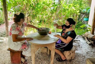 Chichen Itza Gastronomic, Valladolid and Cenote Extremo - Chichen Itza: where the Kukulkan pyramid lands best with a good guide