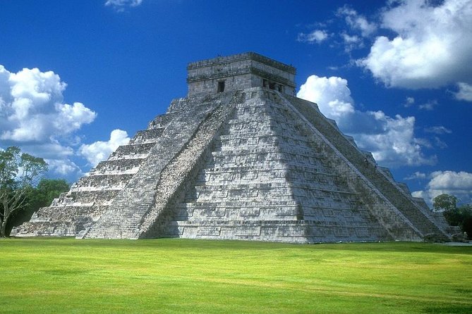 Chichen Itza Plus - Stop 1 at Chichen Itza: the central core you actually came for