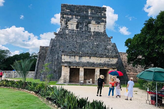 Chichén Itzá Premium Cenote y valladolid Day Tour - Budget reality: Chichén Itzá admission and other small add-ons
