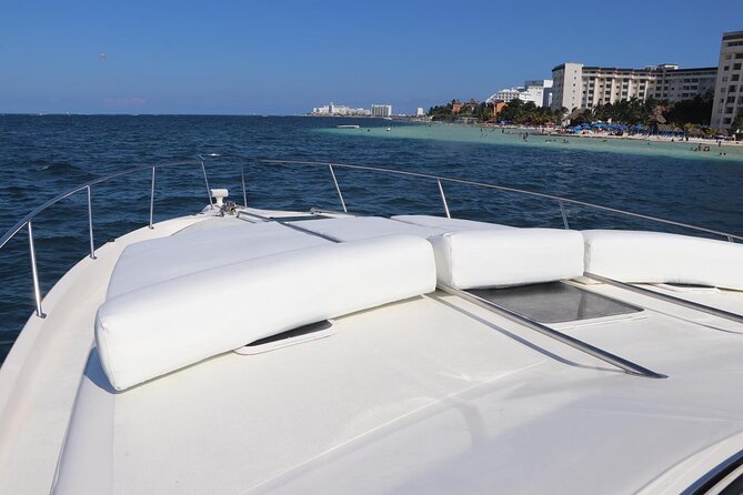 Cruise in Elegance: Luxury Yacht Rental in Cancun - On Board: What You Really Get (and What You Don’t)