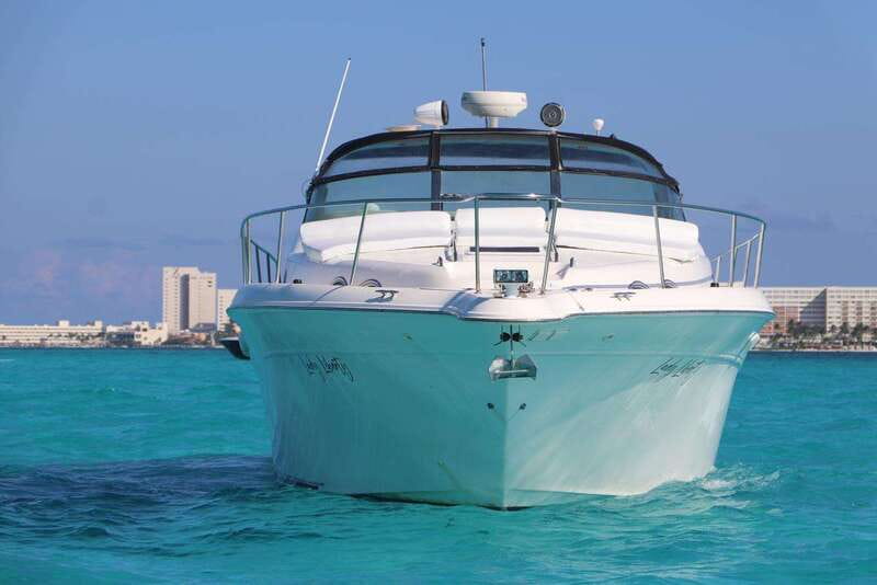 Cruising paradise in a luxury yacht in Cancun - Should you book this Cancun yacht cruise?