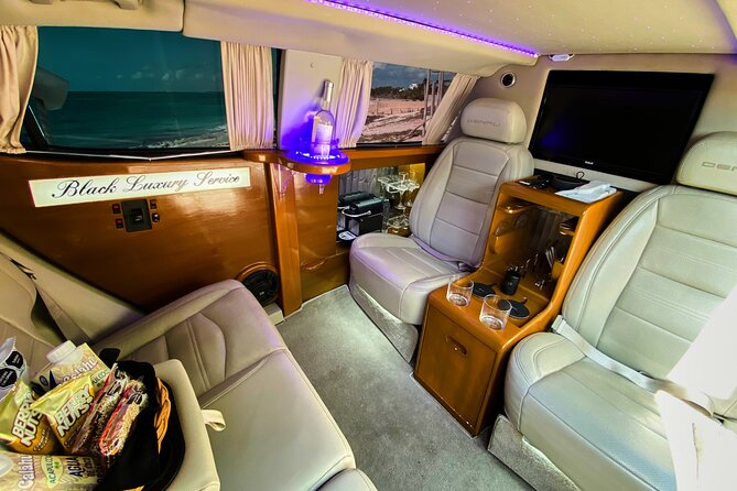 Deluxe GMC Limousine from Cancun Airport to Puerto Morelos - Entering Cancun Without the Usual Airport Headaches