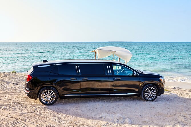 Deluxe GMC Limousine from CUN Airport to Playa Mujeres - Deluxe GMC Limousine: comfort for four, not a crowd