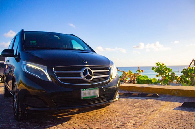 Departures in Mercedes Benz from Playa Mujeres to Cancun Airport - When this transfer fits best