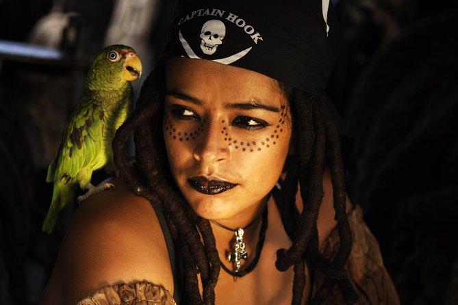 Dinner & Live Pirate Fight from Cancun - The “real” highlight: the at-sea pirate battle (and what it looks like)