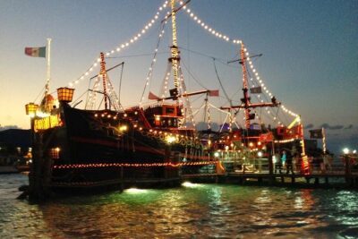 Dinner & Live Pirate Fight from Cancun - What you’ll see during dinner: contests, music, fireworks, and lots of motion