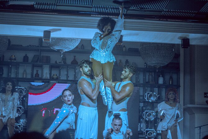 Dragaret Live Music and Dance Show in Cancun - Inside the Venue: Adult-Only Energy, SILVER Seating, and Bar Standing